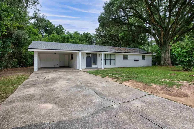 3760 Bayou Blvd, Pensacola FL 32503 exterior