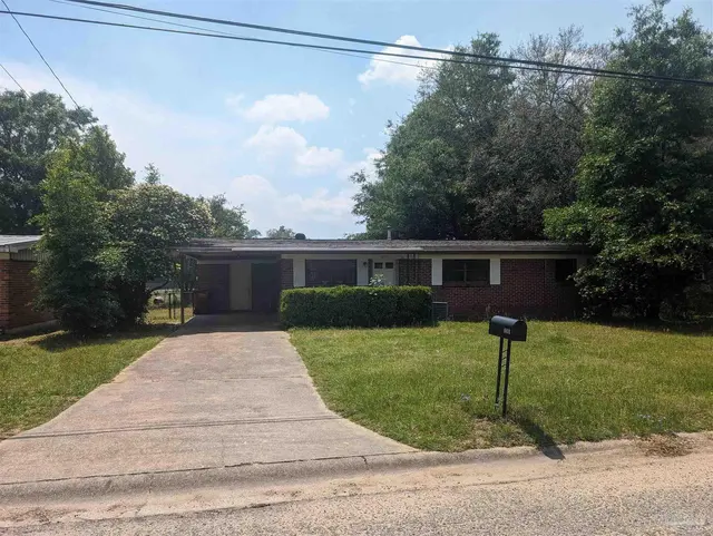6411 Julia Dr, Milton FL 32570 exterior