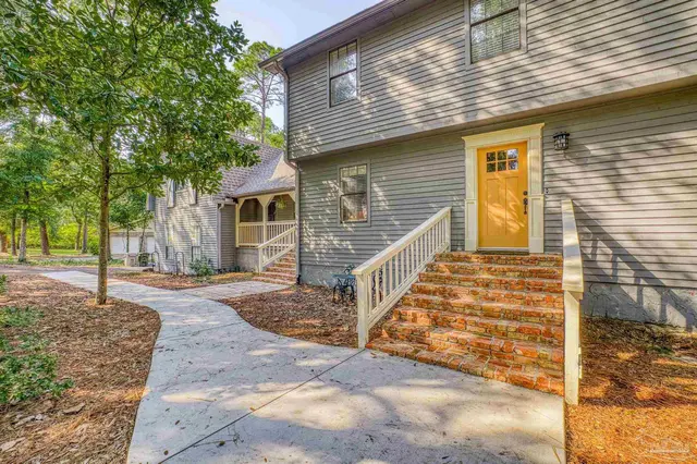 706 Crooked Oak Dr, Pensacola FL 32514 exterior