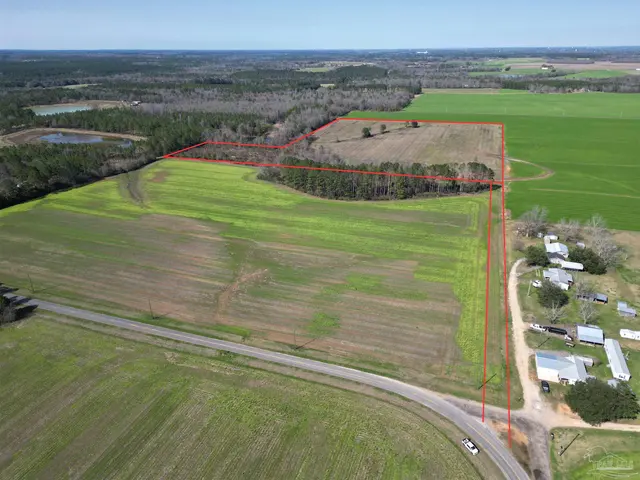 5400 BLK Rockaway Creek Rd, Mcdavid FL 32568 exterior