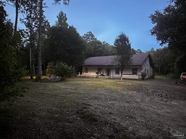 5920 Pawnee Dr, Pensacola FL 32526 exterior