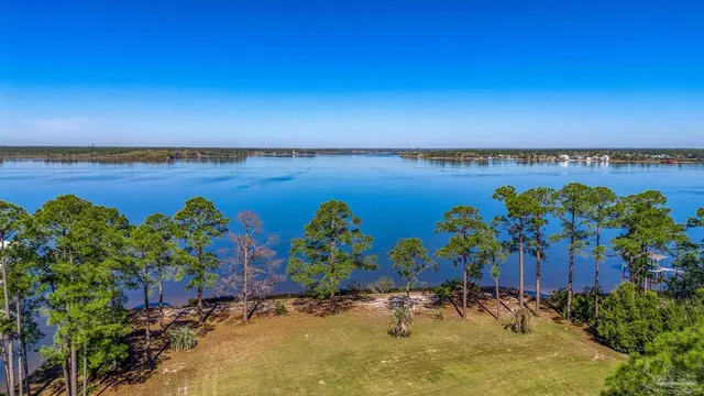 8120 Blackwater Dr, Milton FL 32583 exterior
