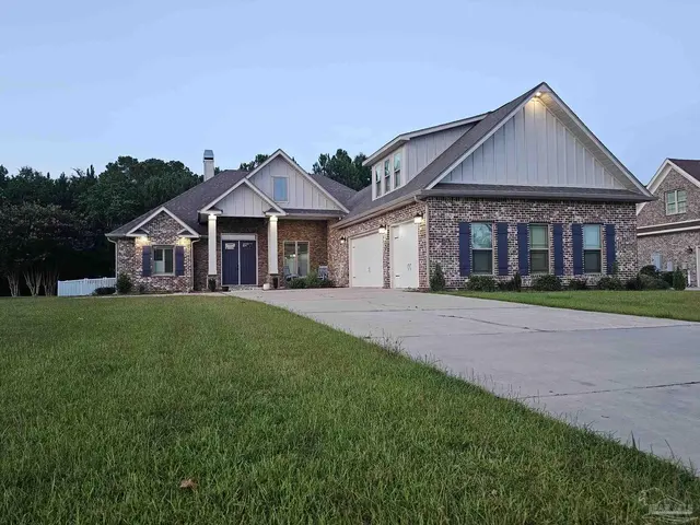 5704 Abbington Ln, Milton FL 32583 exterior
