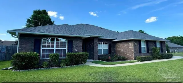 5672 Tiger Woods Dr, Milton FL 32570 exterior
