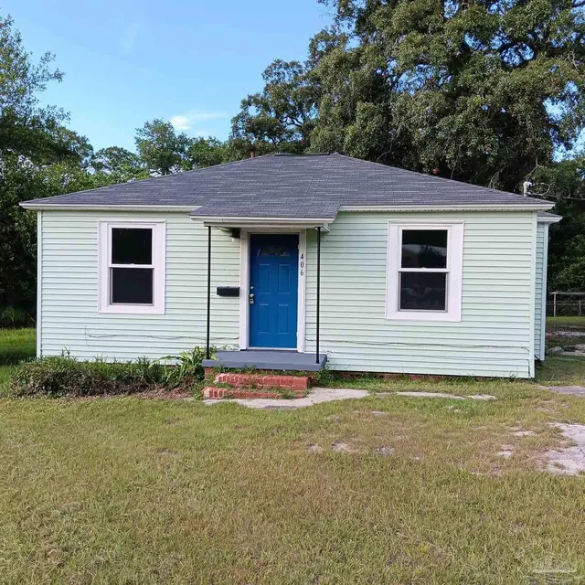 406 NW Syrcle Dr, Pensacola FL 32507 exterior