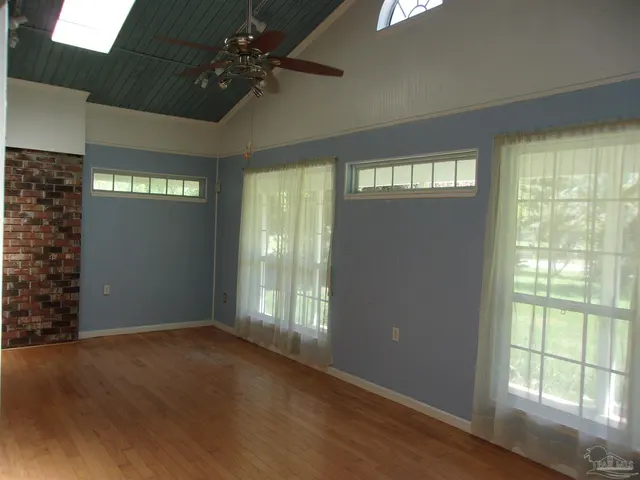 5055 Serry Ln property photo