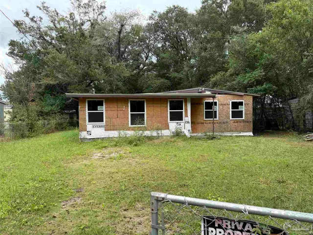 6158 Syrcle Ave property photo