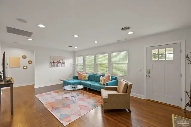 200 Clematis St property photo
