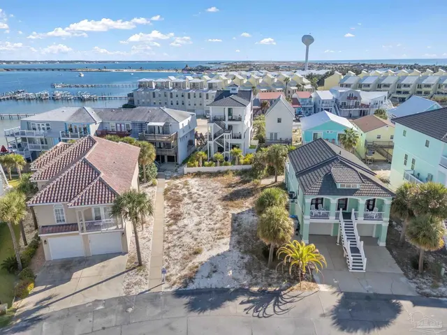 1428 Sonata Ct, Navarre Beach FL 32566 exterior
