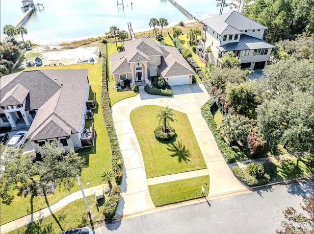 2012 Pritchard Pt, Navarre FL 32566 exterior