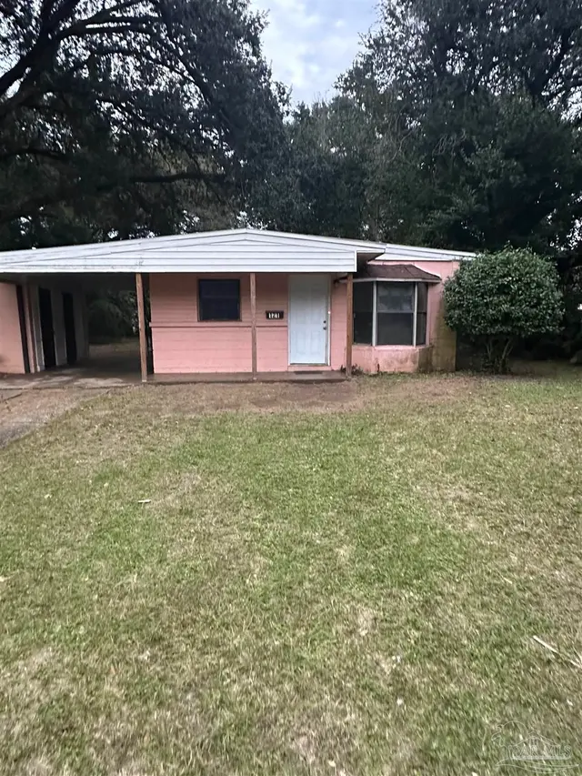 121 W Garfield Dr, Pensacola FL 32505 exterior