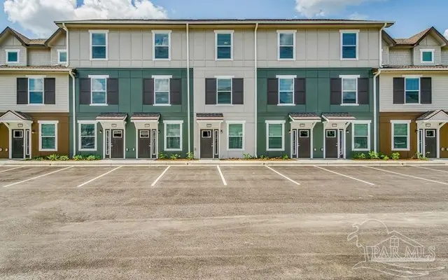 8573 Myslak Way, Pensacola FL 32526 exterior
