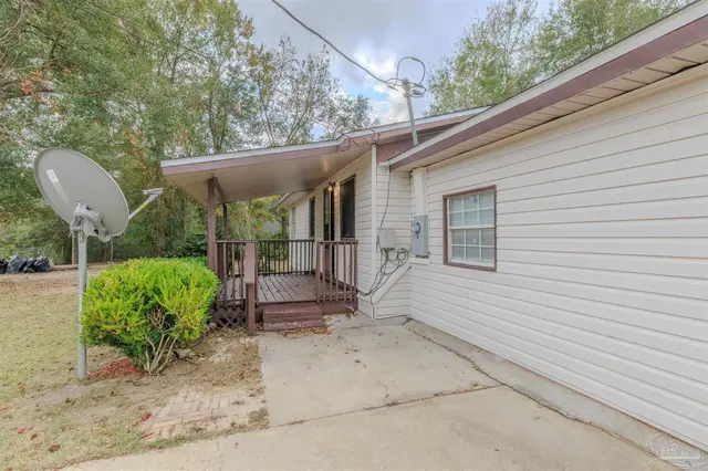 825 Booker Ave property photo