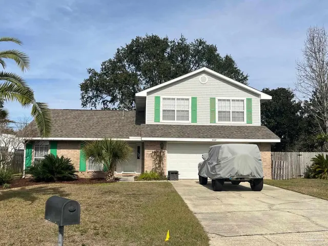 404 Shorewood Cir, Pensacola FL 32507 exterior