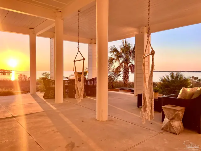 1466 Seaside Cir, Navarre FL 32566 exterior