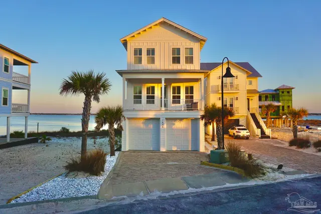 1466 Seaside Cir property photo