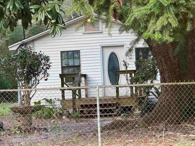 1510 Acorn Ln, Pensacola FL 32514 exterior