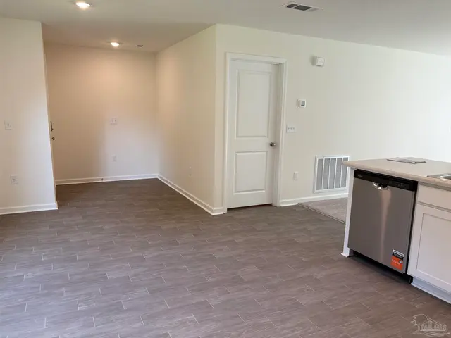 5705 Meadow Rd property photo