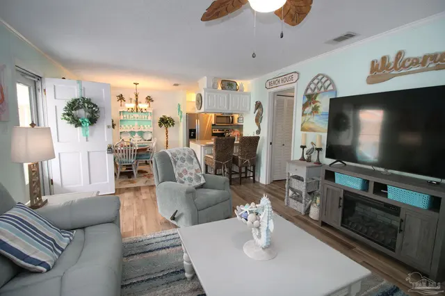 1200 Shoreline Dr # 403, Gulf Breeze FL 32561 exterior