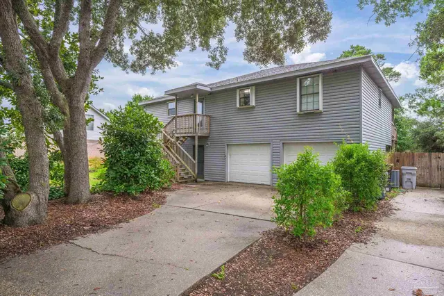 6913 Sea Shark Cir, Navarre FL 32566 exterior