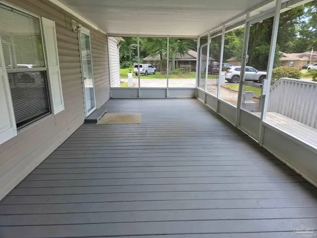4505 Edgewood Dr property photo