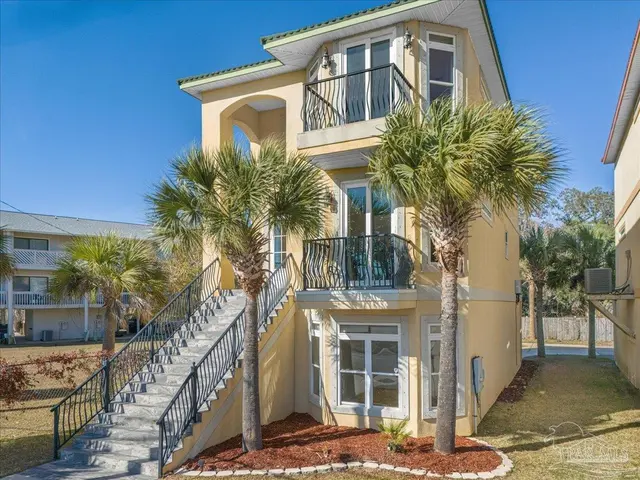 1806 Cypress St property photo