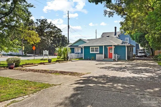 304 Cervantes St property photo