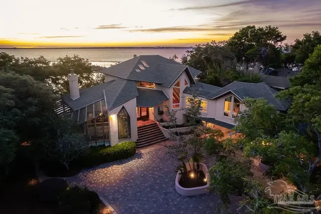 92 Highpoint Dr, Gulf Breeze FL 32561 exterior