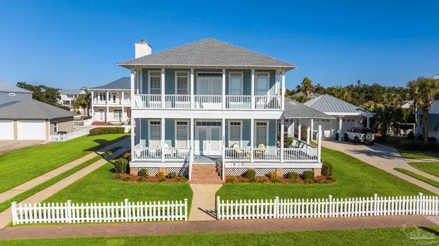 4030 Landfall Dr, Pensacola FL 32507 exterior
