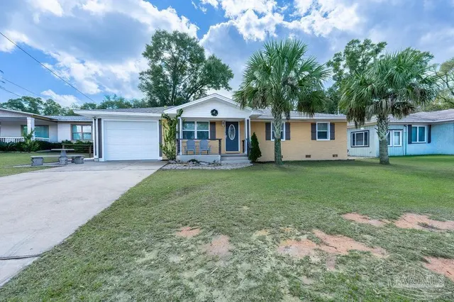 3521 Briar Cliff Dr, Pensacola FL 32505 exterior