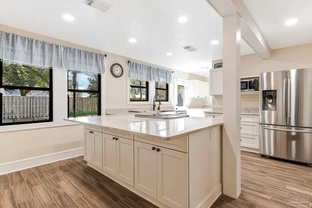 103 Highpoint Dr, Gulf Breeze FL 32561 exterior