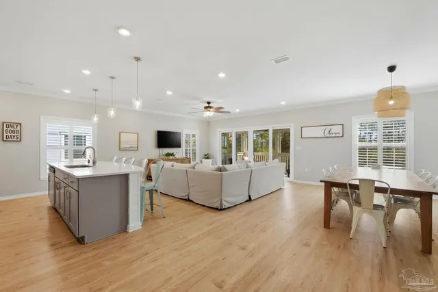 6635 Carlinga Dr property photo
