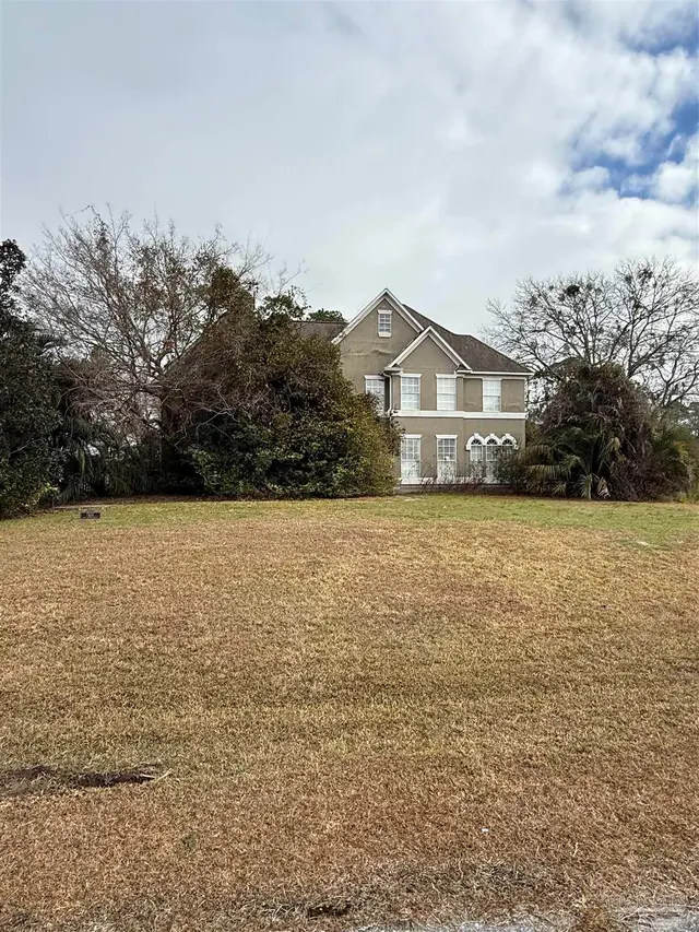 7416 San Ramon Dr, Milton FL 32583 exterior