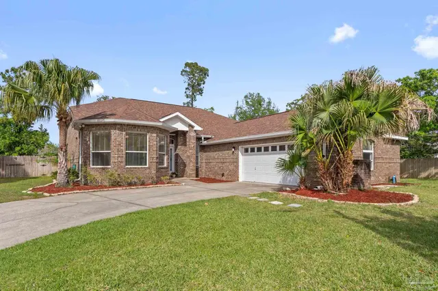 8 Warrior Ct, Pensacola FL 32507 exterior