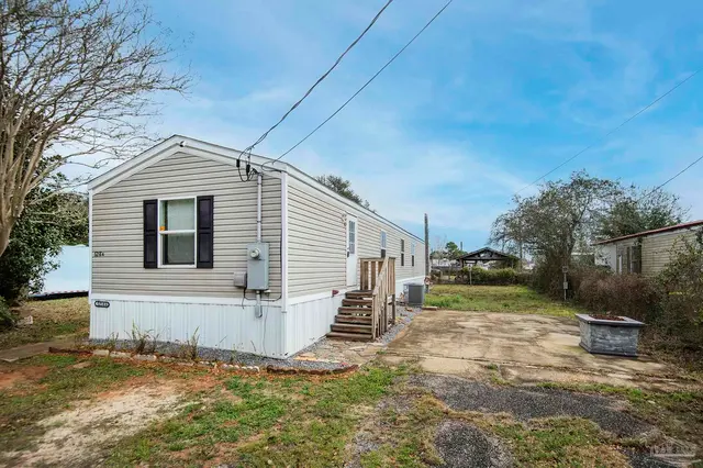 5218 Plateau Rd, Pensacola FL 32507 exterior