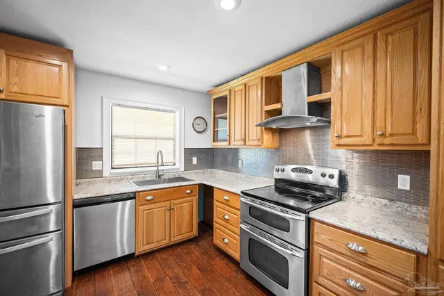 844 Le Blanc Way property photo