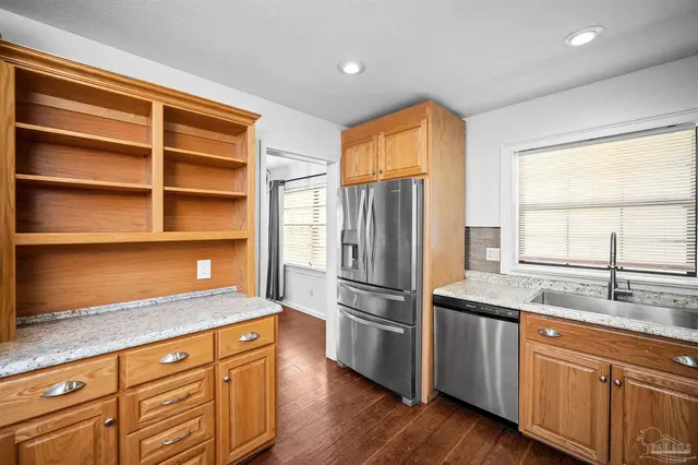 844 Le Blanc Way property photo