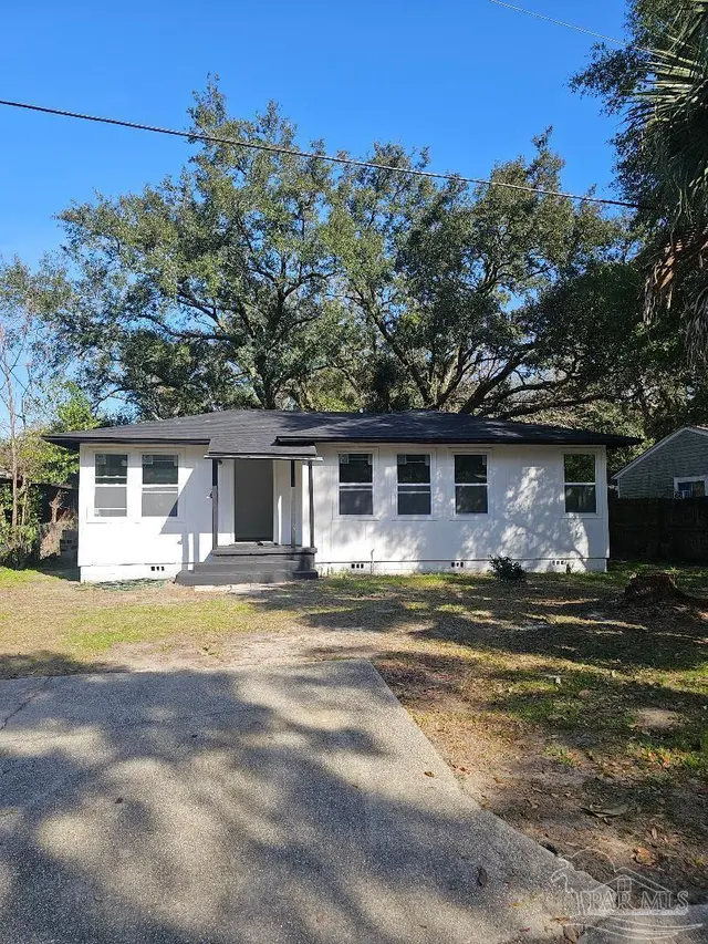 26 Kennington Dr, Pensacola FL 32507 exterior