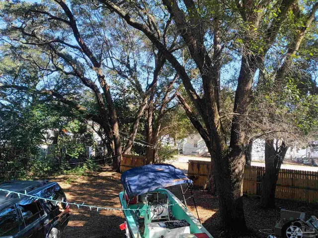 833 Wayne Ave property photo