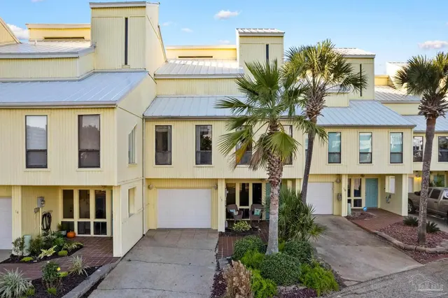 8520 Gulf Blvd # 15, Navarre Beach FL 32566 exterior