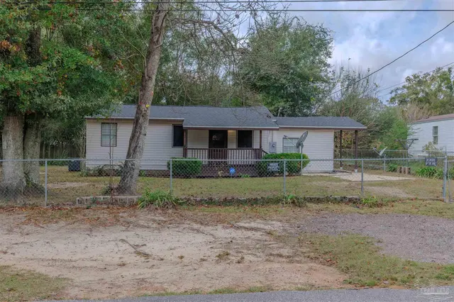 825 Booker Ave, Cantonment FL 32533 exterior