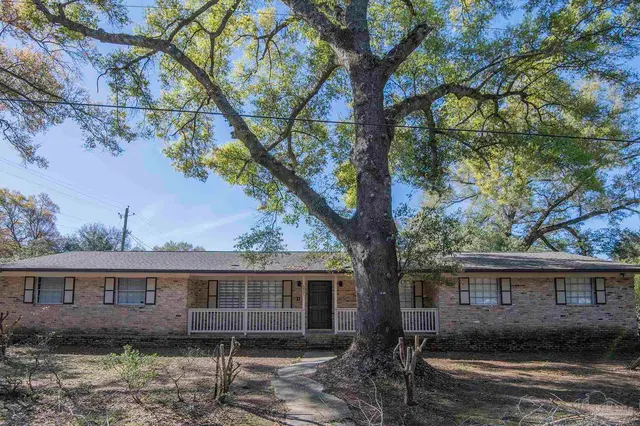 5901 Flaxman St, Pensacola FL 32506 exterior