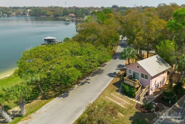902 Bayou Blvd, Pensacola FL 32503 exterior