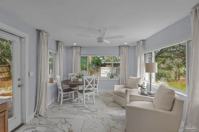 306 Shoreline Dr, Gulf Breeze FL 32561 exterior