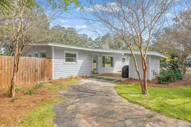 306 Shoreline Dr property photo