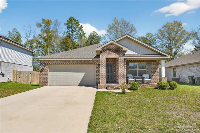 6320 Burrow Ln, Pensacola FL 32526 exterior
