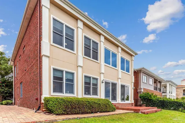 1606 Waters Edge property photo