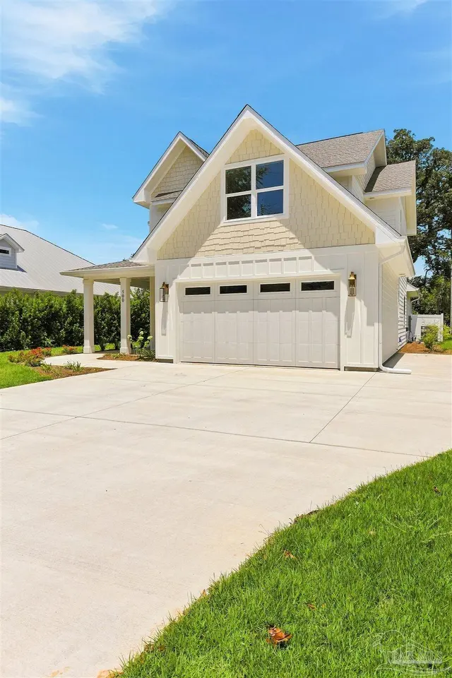 500 Fairpoint Dr property photo