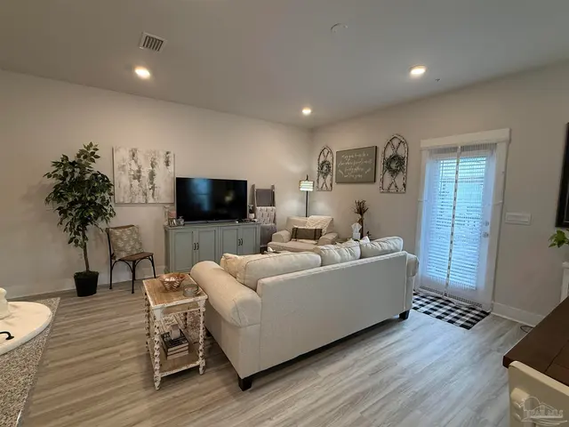 9539 Nature Creek Cir, Pensacola FL 32526 exterior
