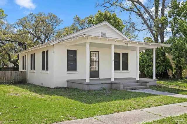 738 S E St, Pensacola FL 32502 exterior